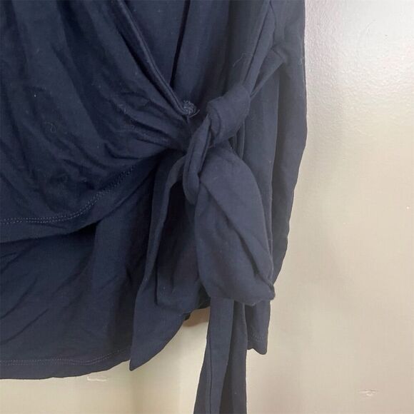 Ava‎ & Viv Women's Size 1X Black Tie Front Wrap Blouse Short Sleeve Classic - Picture 2 of 7